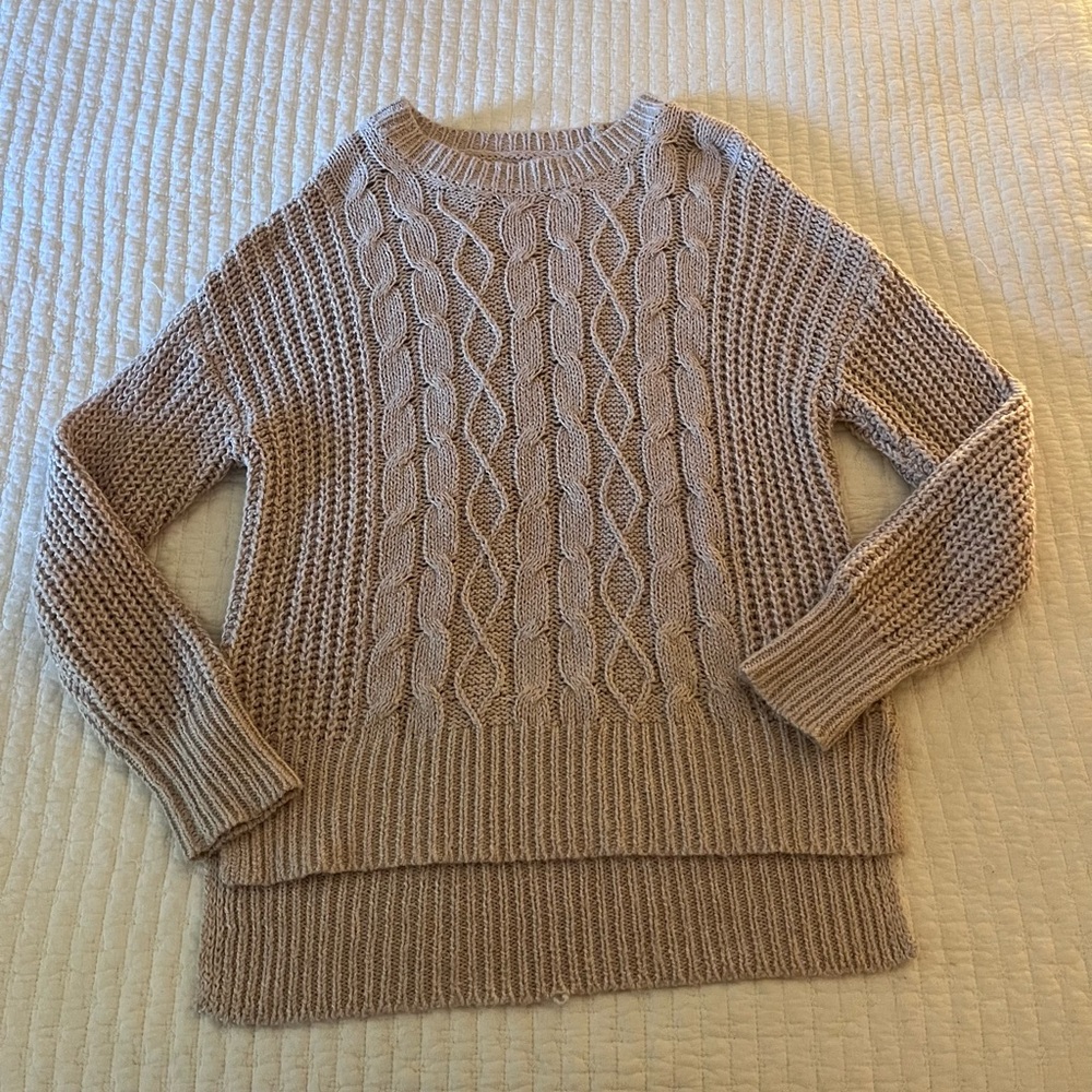 American Eagle Beige Sweater